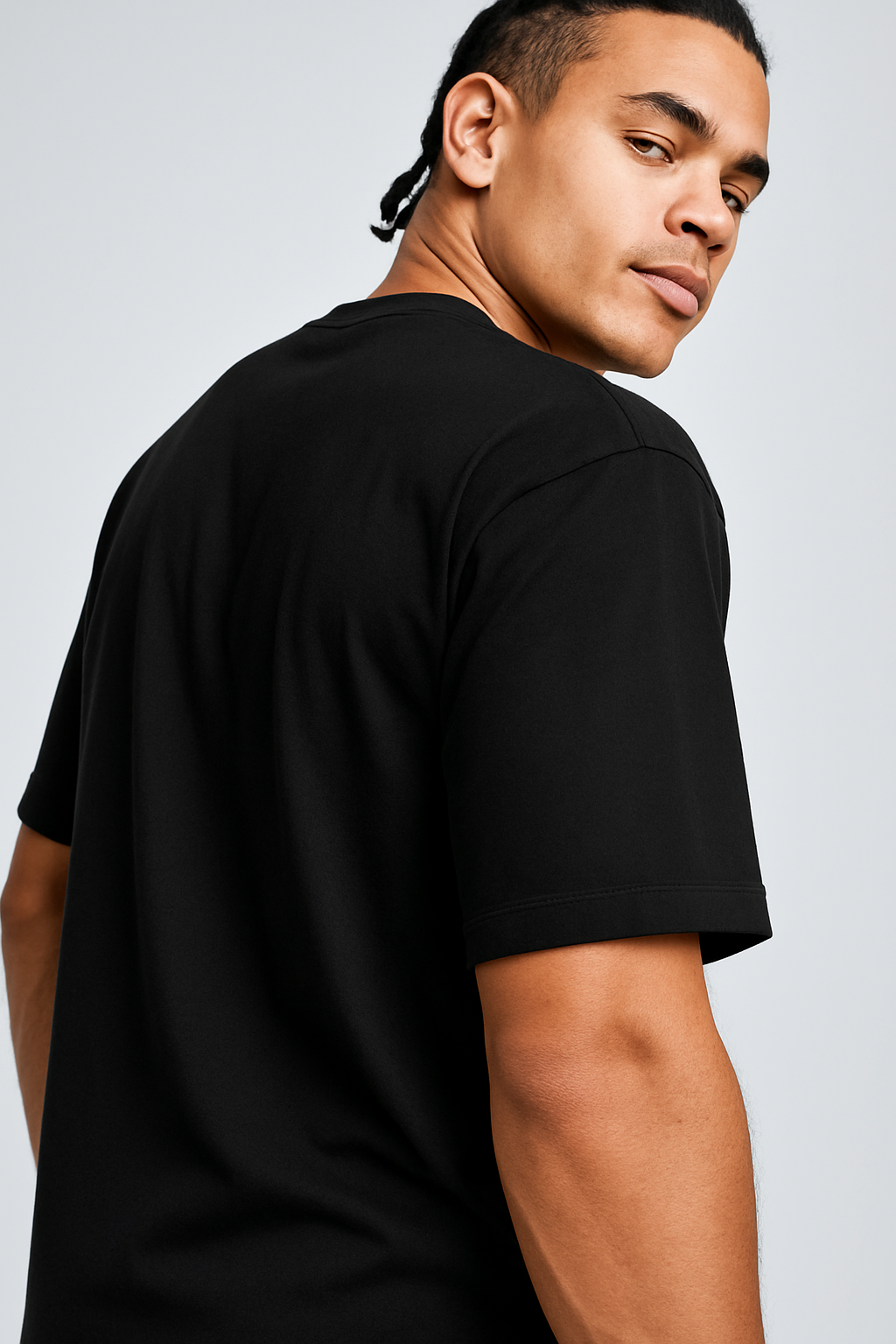 BASIC BLACK T SHIRT